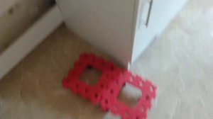 Лайфхак. Как за 2 минуты одной рукой передвинуть тяжелую мебель. А что так можно было?