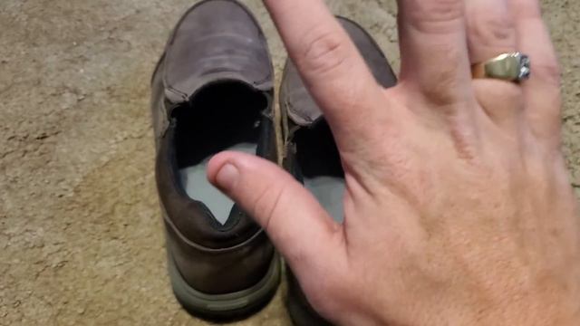 new pair of work Merrell shoe and bonus item. смотреть онлайн