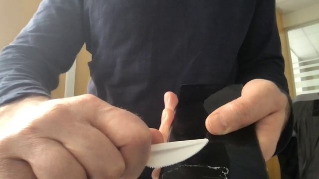 Приклеилось старое защитное стекло на смартфоне, что делать? смотреть онлайн