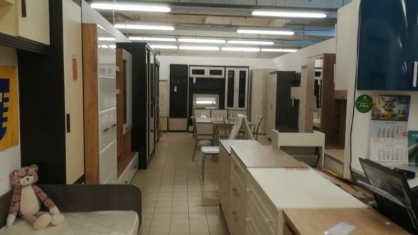 Много мебели не нужно.