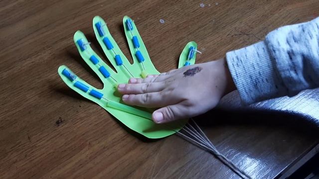 Mechanical paper arm / Механическая рука из бумаги / շարժվող մատիկներով ձեռք / TaronAren смотреть онлайн