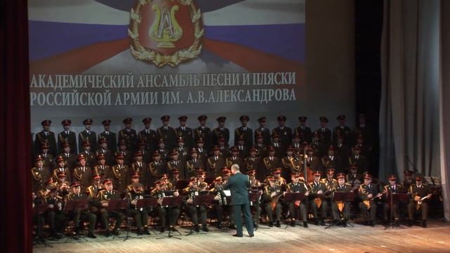 Дирижёр, Заслуженный Артист России Вячеслав Уманец - Попурри на тему армейских песен смотреть онлайн