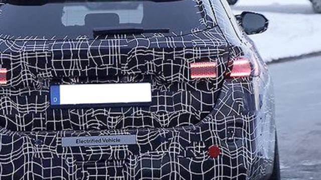 All-New BMW M5 Touring 2024 — Competitor Audi RS6 Avant.