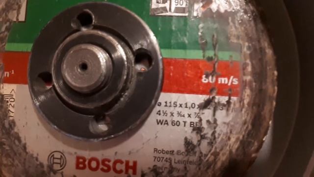 RYOBI CAG-180 angle grinder with 1 mm cutting disc. See description