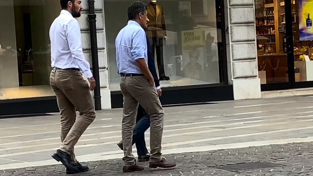 Брюки яркого цвета ! Примеры удачных сочетаний ! смотреть онлайн