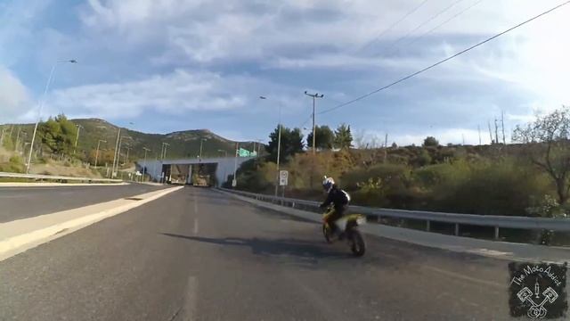 TheMotoAddict - SUZUKI DRZ 400 TestDrive смотреть онлайн