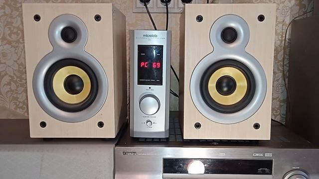 Pro колонки о Pro 1 от Microlab ))) Пример звучания активных колонок 2.0 Microlab Pro 1 !!! смотреть онлайн
