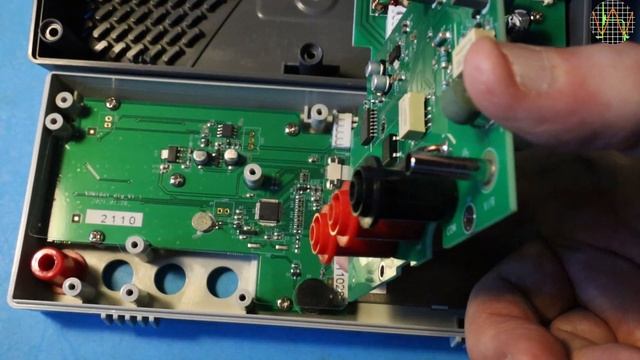 The OWON XDM1041 bench multimeter, peach or lemon? part 1 - teardown смотреть онлайн