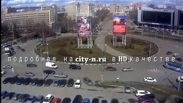 Сильный ветер сорвал рекламный баннер в Новокузнецке смотреть онлайн