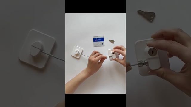 Замок с тросиком на скотче.