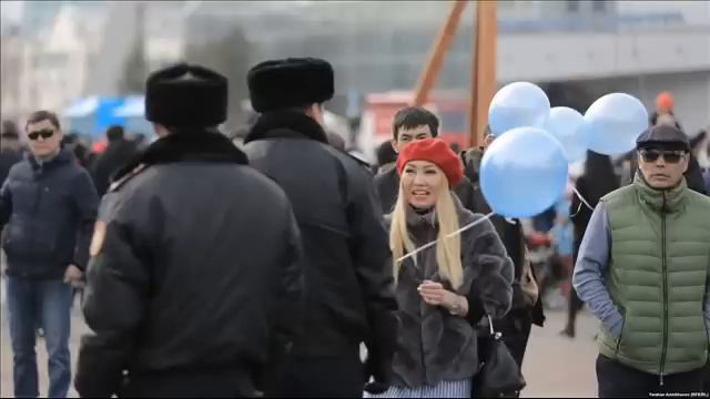 Синие шарики заставили Астану «нервничать смотреть онлайн