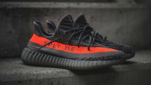 Минута на обзор adidas Yeezy Boost 350 V2 "Beluga 2.0" смотреть онлайн