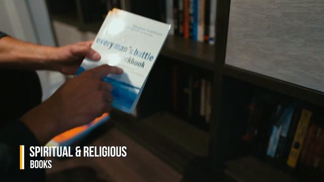 What Do I Spend My Money On? (WORLD FAMOUS BOOK COLLECTION) смотреть онлайн