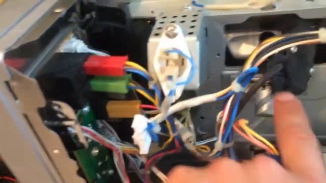 Замена сенсорной панели и инвертора в микроволновке Panasonic NN-CS596S смотреть онлайн