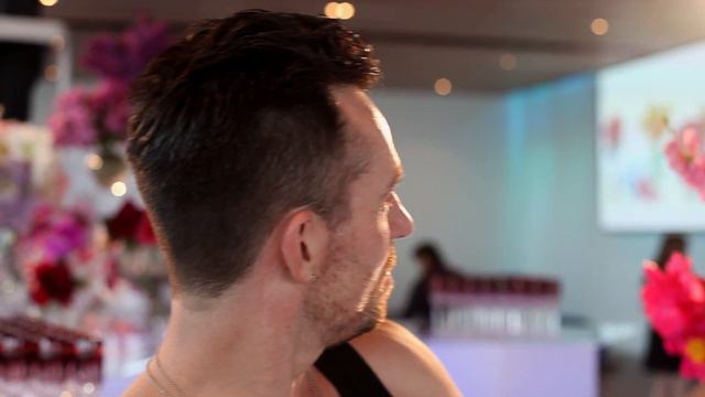 Talking Wedding Flowers with Jeff Leatham смотреть онлайн