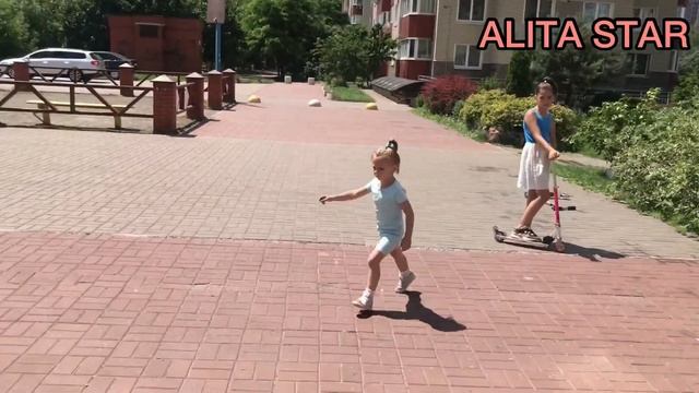 Алита и сестра у кого круче самокат? #Алитаисестра #Alitastar #Алитастар смотреть онлайн