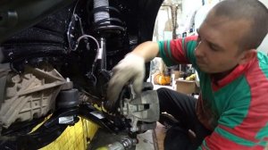 Установка передних тормозов - Toyota Camry 50 2.5 2AR-FE АТ Часть 1...