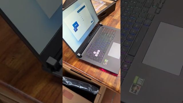 Unbox ASUS ROG G713IE - CPU AMD RYZEN 7 - VGA RTX 3050TI 4G - 144Hz смотреть онлайн
