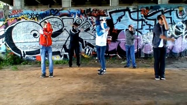 Каких - то полтора года назад смотреть онлайн