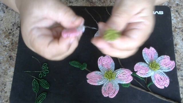 Цветущий кизил из бисера. Мастер - класс. Бисероплетение. смотреть онлайн