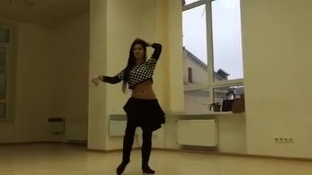Lana Tigrana "Solo Tabla " Отбиваю ритмы Барабанов )) смотреть онлайн