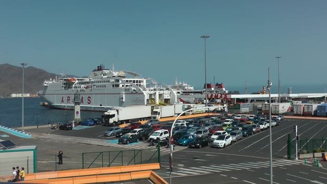 Санта Крус де Тенерифе, столица острова Тенерифе, Канарские острова, Испания. Santa Cruz de Tenerif смотреть онлайн