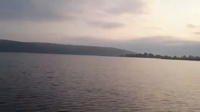 ОХОТА НА УТКУ.ВОЕННЫЙ КОРАБЛЬ ПРОСТОРЫ ВОЛГИ. смотреть онлайн