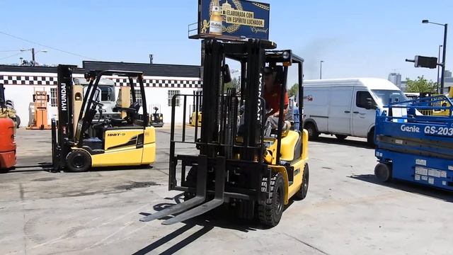 NEW 2017 Hyundai 25L-7A 5,000lb Pneumatic Tire Forklift смотреть онлайн