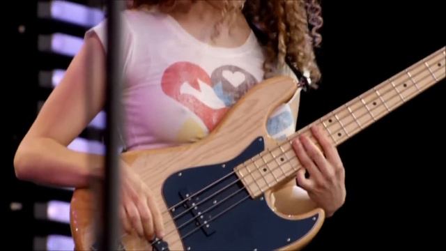 Jeff Beck & Tal Wilkenfeld - Cause We've Ended As Lovers - Crossroads Guitar Festival 2007 (HD) смотреть онлайн