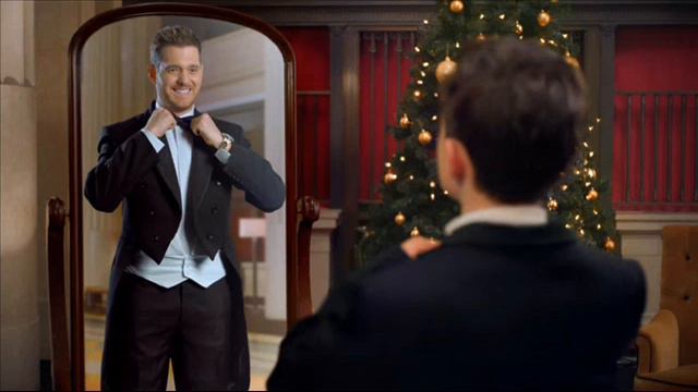 Idina Menzel & Michael Bublé Baby It's Cold Outside смотреть онлайн