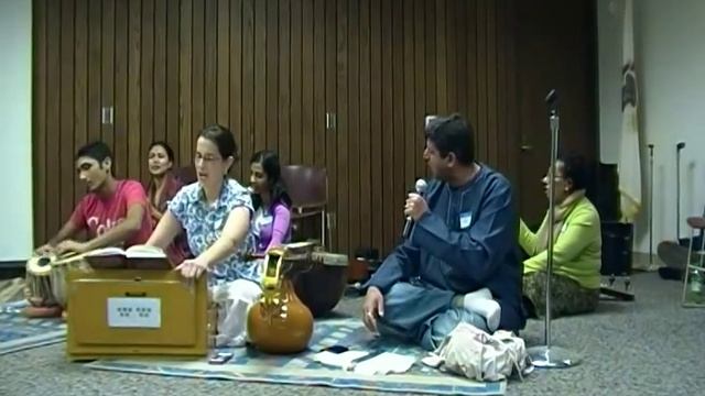 Jay Jay Bhavani (Music and Meditation Greater Chicago Naperville Jan. 2013) смотреть онлайн