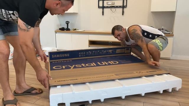 Unboxing Samsung Smart TV 55 INCH 4K 2020.7 Series.Crystal UHD.TU 7000 смотреть онлайн