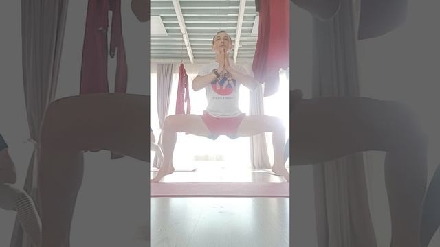 #shorts #йога в #гамаках #космос #барнаул #тренер #шаман #ворон #медитация #sports смотреть онлайн