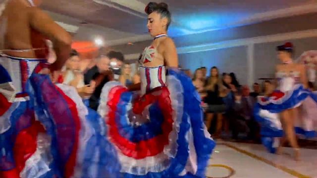 French Can Can Dance Show смотреть онлайн