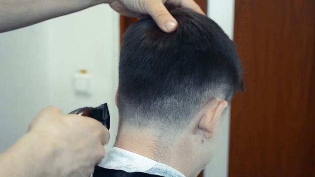 Как сделать мужскую стрижку за 10 минут смотреть онлайн