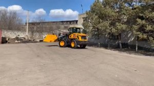 Фронтальный погрузчик BIZON 930