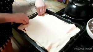 Пирог с вареньем из слоёного теста