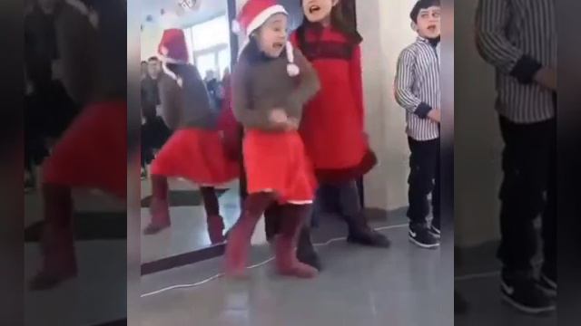 Она прекрасна!))) смотреть онлайн