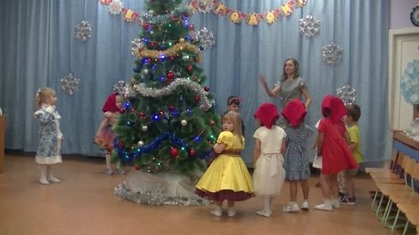 В лесу родилась елочка.