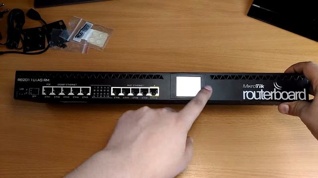 ОНЛАЙН ТРЕЙД.РУ — Маршрутизатор MikroTik RB2011UiAS-RM смотреть онлайн