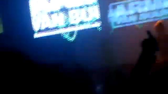 ASOT 450 Toronto - Armin playing Yuri Kane - Right Back @ Guvernment (April 1, 2010).avi смотреть онлайн