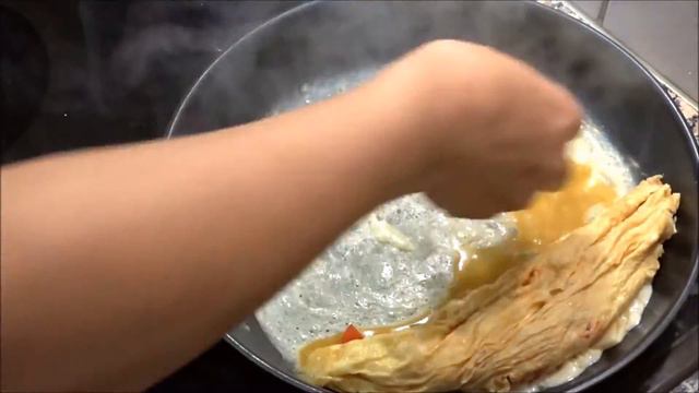 омлет-рулет с начинкой, Omelet"omelett/ интересный омлет смотреть онлайн
