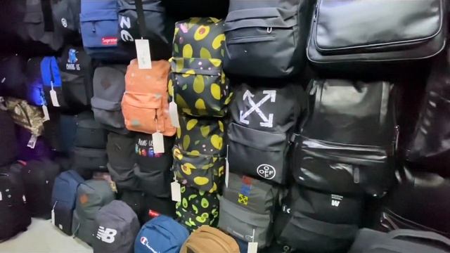 Барахолка Алматы Болашақ Ақбұлақ базарлары Сумка Рукзяк Дорожный чемодан оптом және штуктап өте көп