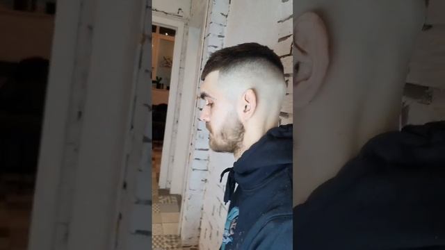 Высокий фейд. Стрижка Кроп. смотреть онлайн