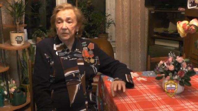 Полицейскими задержаны двое мужчин, подозреваемых в совершении кражи из квартиры пенсионерки смотреть онлайн