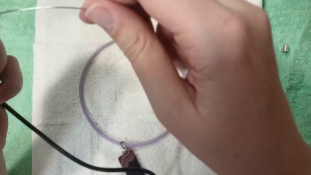 Украшения на основе силиконового шнура. Как сделать. смотреть онлайн