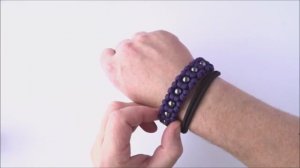 браслет макраме с бусиной