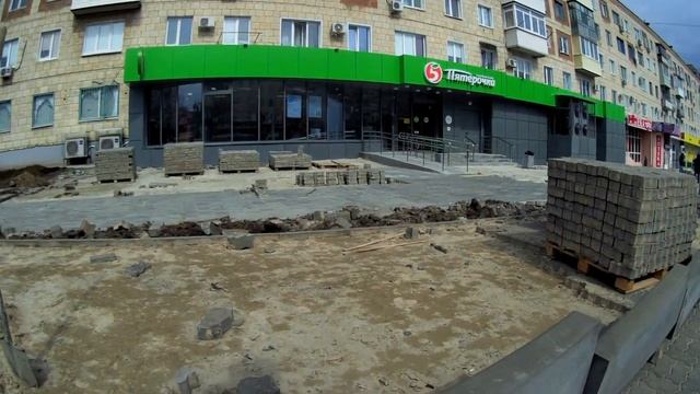 Вместо Камелота-плитка с парковкой. Безумный Камышин смотреть онлайн