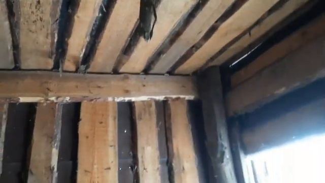 Проник в какой-то заброшенный гараж в деревне смотреть онлайн