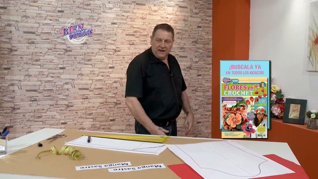Mirta Biscardi - Bienvenidas TV En HD -  Explica Cómo Decorar Tortas Con Manga Y Glasé | Sugarcraft
